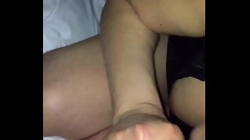 Женщина превосходно втягивает в себя пенис во время куни в позе кама сутры 69